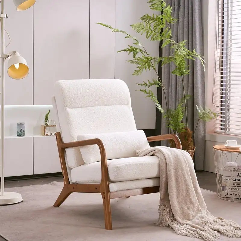 Chaise d'appoint à dossier haut en bois massif avec accoudoirs